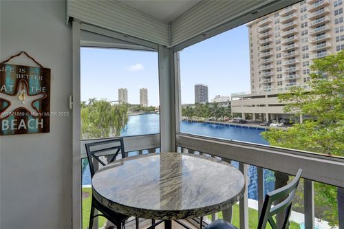 apt-201-450 Paradise Isle Blvd, Hallandale Beach, FL, 33009-5843 | Card Image