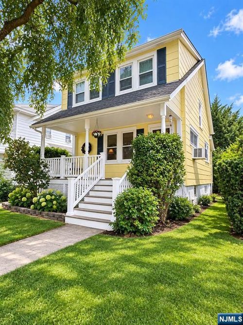 25 Edward Street, Bergenfield, NJ, 07621 | Card Image