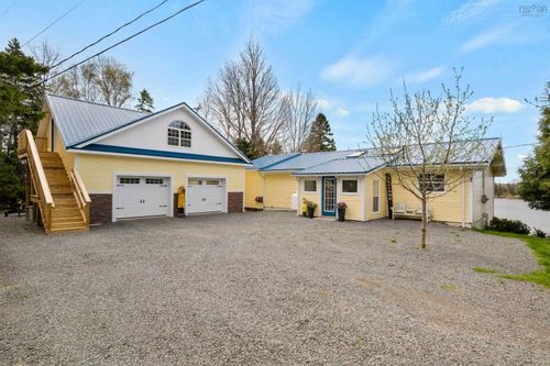 42 Goldfinch Lane, Heckmans Island, NS, B0J2C0 | Card Image