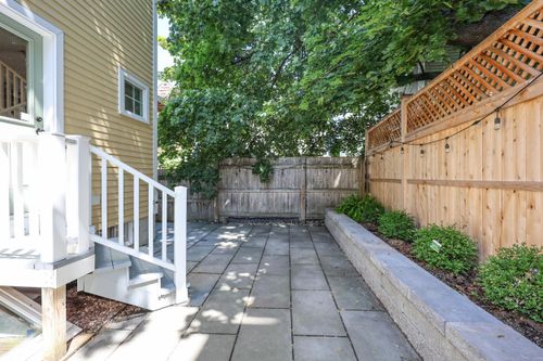 282 Hanover St, Portsmouth, NH, 03801-3920 | Card Image