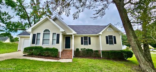 800 Pittsboro St, Fuquay Varina, NC, 27526-1673 | Card Image