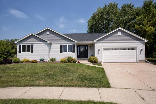 W208N16591 Celtic Court, Jackson, WI, 53037 | Card Image