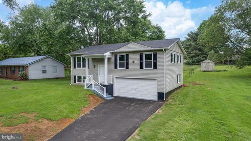 133 Meadowlark Ln, SHEPHERDSTOWN, WV, 25443-4516 | Card Image