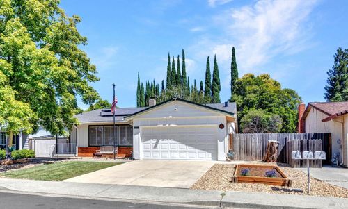 166 Carmel Court, Vacaville, CA, 95688 | Card Image
