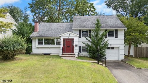 35 Grissing Ct, Cedar Grove, NJ, 07009-1915 | Card Image