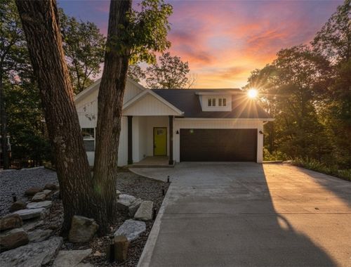 38 Country Club Dr, Holiday Island, AR, 72631-5111 | Card Image