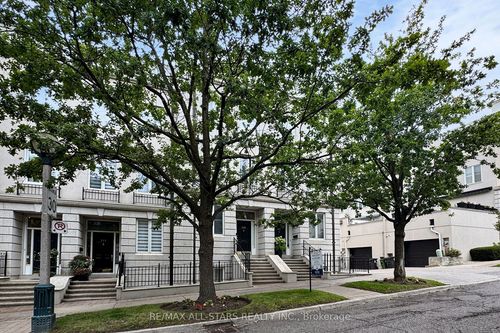 246 Walmer Rd, Toronto, ON, M5R3R7 | Card Image