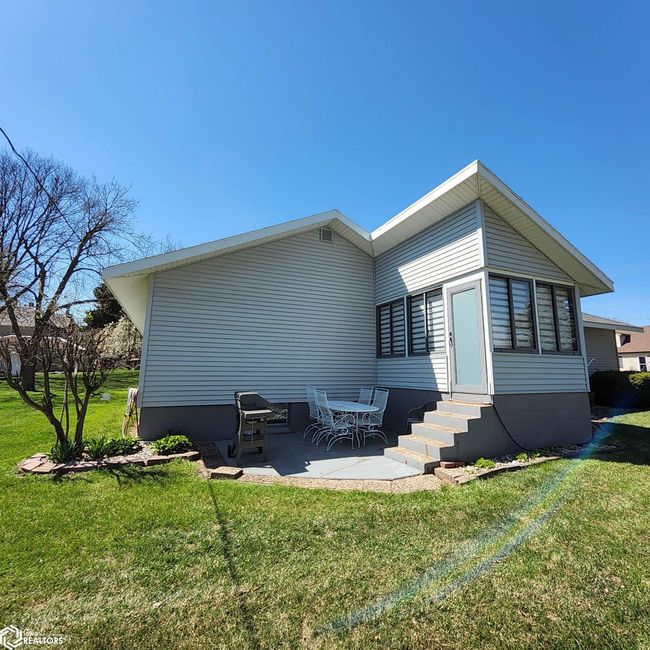 213 E Baker St, Home with 4 bedrooms, 2 bathrooms and 2 parking in Avoca IA | Image 6