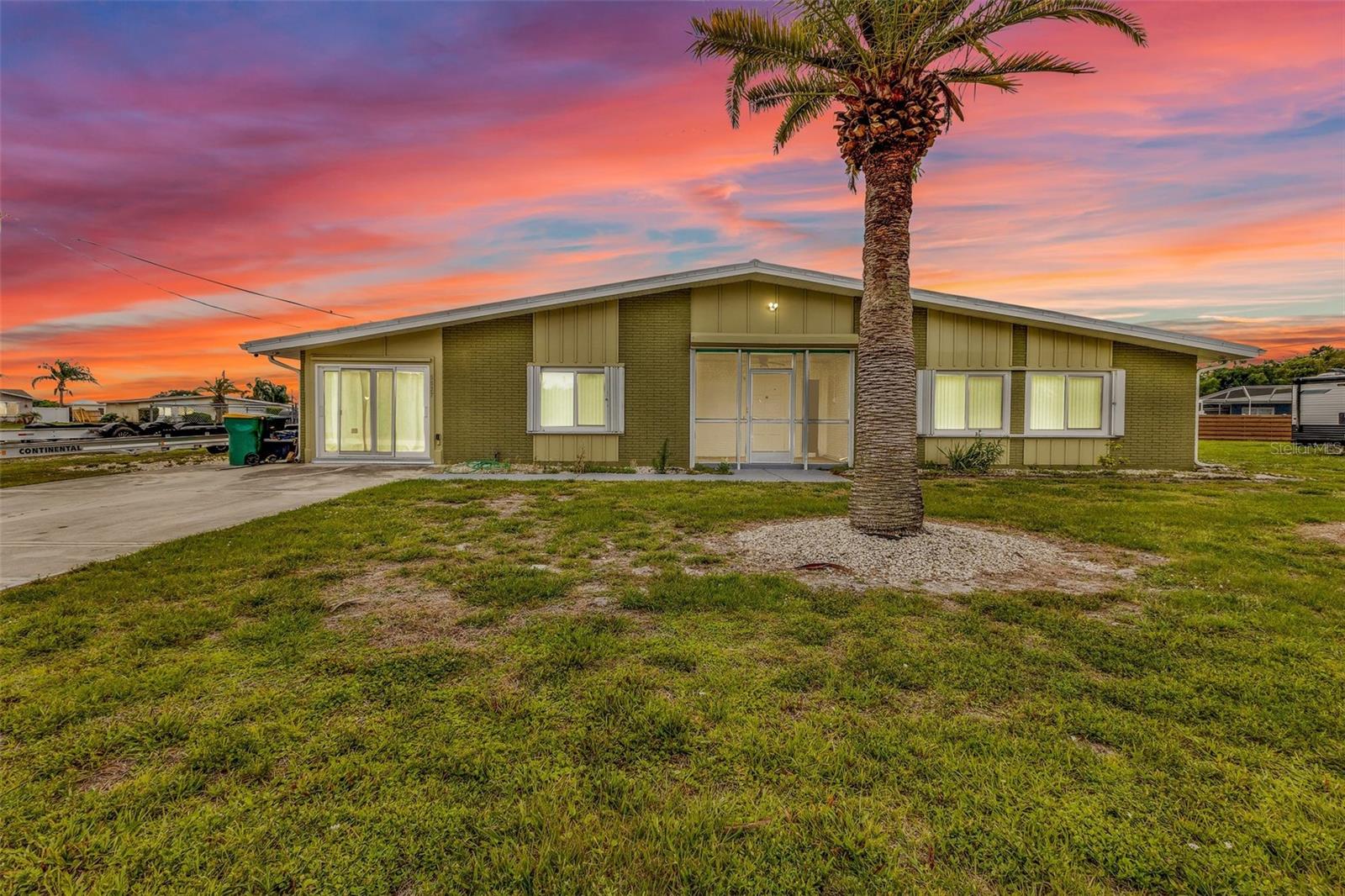 Residential in PUNTA GORDA 5
