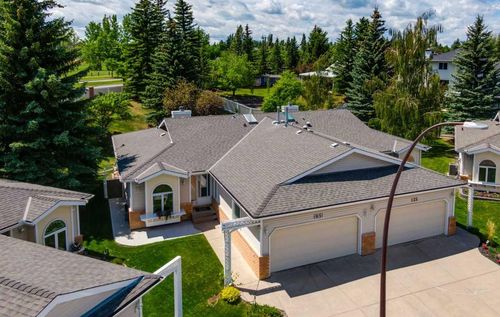 131 Shawnee Manor Sw, Calgary, AB, T2Y1W7 | Card Image