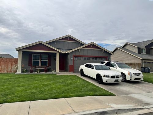 5618 Denver Dr, Pasco, WA, 99301-3193 | Card Image