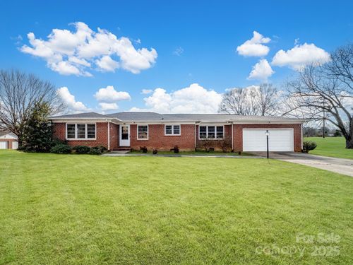 110 2nd Ave Ne, Catawba, NC, 28609-8165 | Card Image