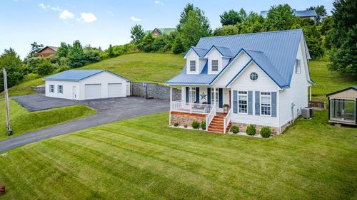 472 Evas Walk, Pounding Mill, VA, 24637-4241 | Card Image