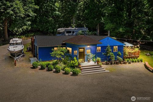 22122 Se 51st Pl, Issaquah, WA, 98029-9221 | Card Image