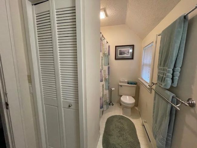 2nd level full bath | Image 31