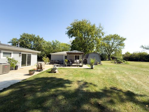 30W165 Estes St, Warrenville, IL, 60563-9606 | Card Image