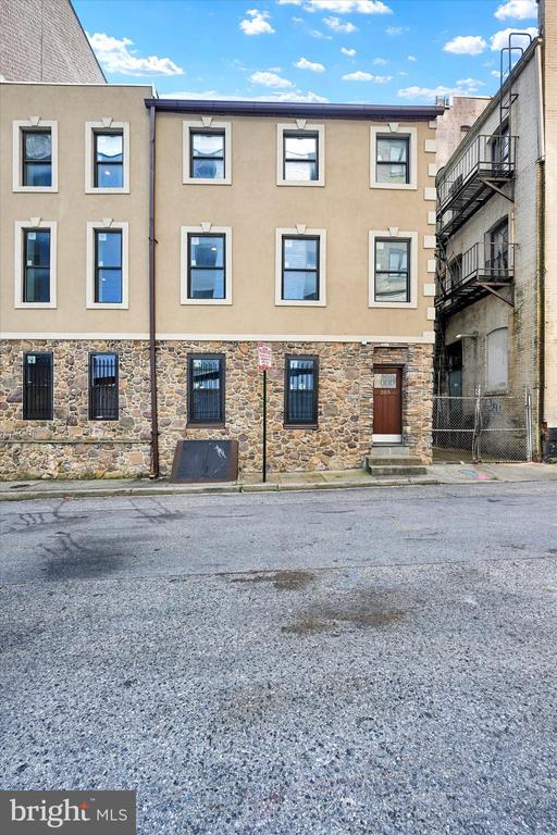 Commercial Sale in BALTIMORE 2
