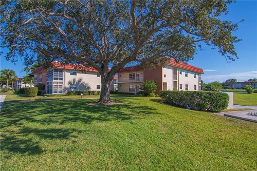 apt-202-68 Royal Oak Ct, VERO BEACH, FL, 32962-3755 | Card Image