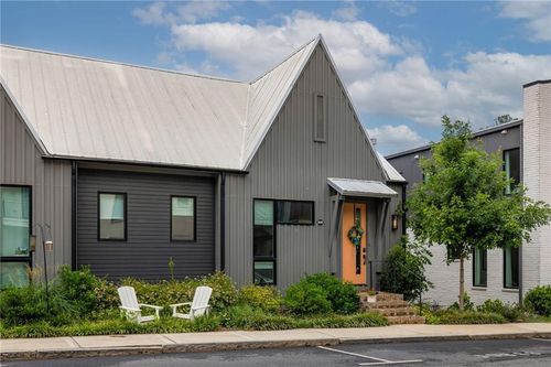 10866 Serenbe Ln, Chattahoochee Hills, GA, 30268-2495 | Card Image
