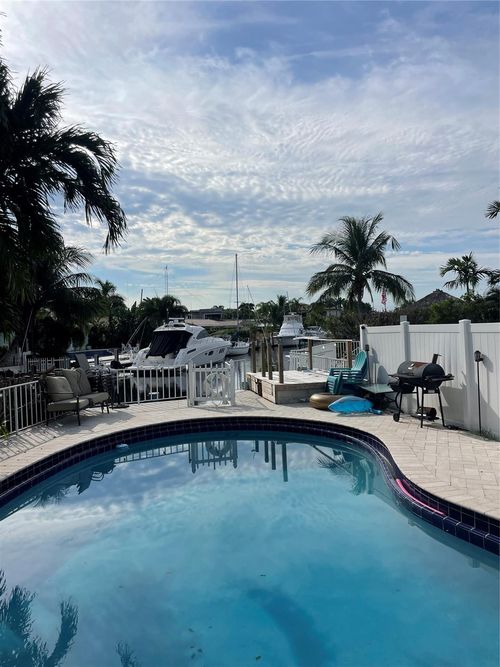 2-2708 Ne 14th Street Cswy, Pompano Beach, FL, 33062-3565 | Card Image
