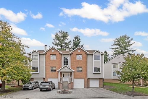 4-339 Village Pointe Dr, Akron, OH, 44313-7467 | Card Image