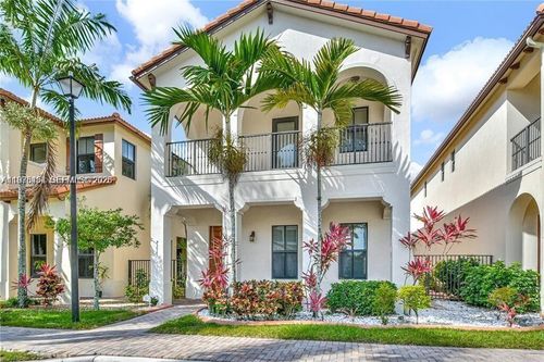 8354-8354 Nw 39th Ct, Pembroke Pines, FL, 33024-5053 | Card Image