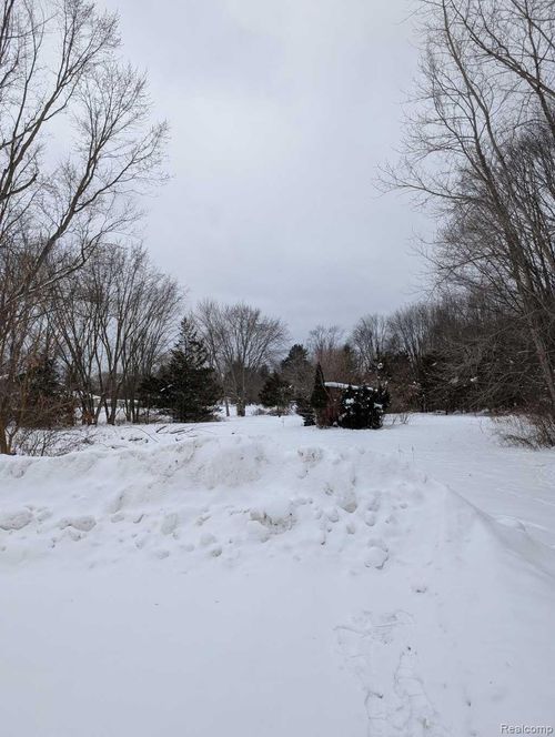 716 10th St, Plainwell, MI, 49080-9595 | Card Image