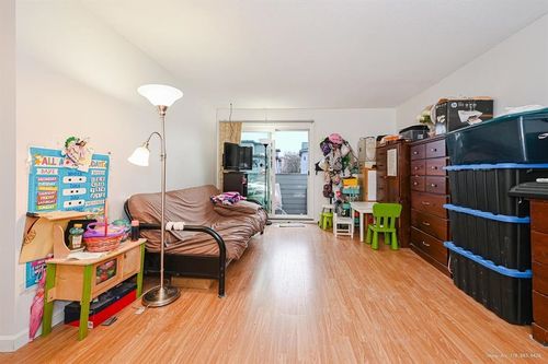 406-16 Lakewood Dr, Vancouver, BC, V5L4L1 | Card Image