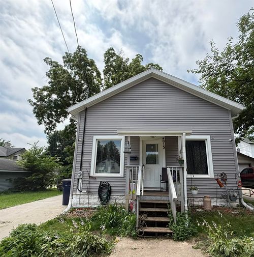 615 W Van Buren St, Janesville, WI, 53548-4657 | Card Image