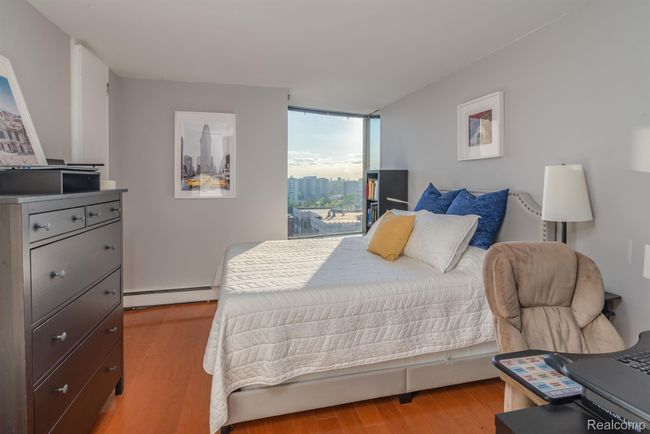 APT-1403 - 8200 E Jefferson Ave, Condo with 2 bedrooms, 2 bathrooms and null parking in Detroit MI | Image 12