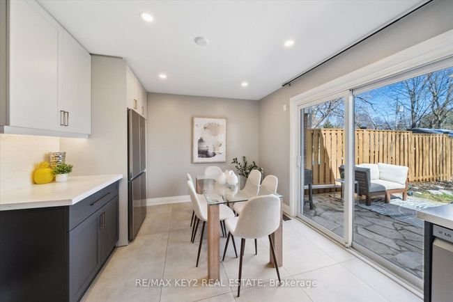 710A Krosno Blvd, House attached with 3 bedrooms, 2 bathrooms and 2 parking in Pickering ON | Image 11
