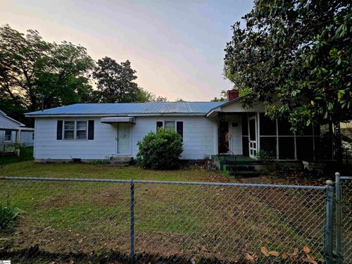 905 Ashe St, Bennettsville, SC, 29512-3203 | Card Image