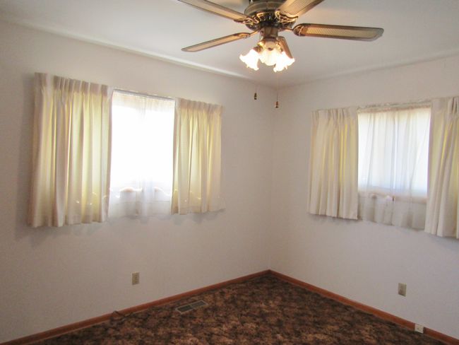 Master Bedroom | Image 10