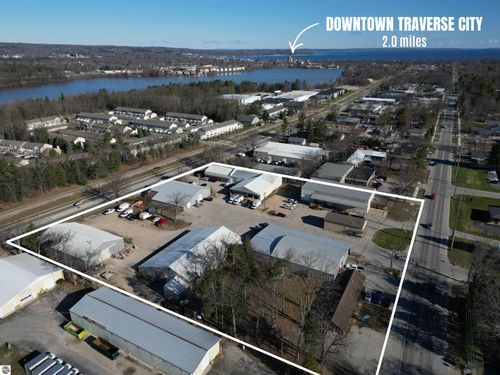 1500 Barlow St, Traverse City, MI, 49686-4315 | Card Image