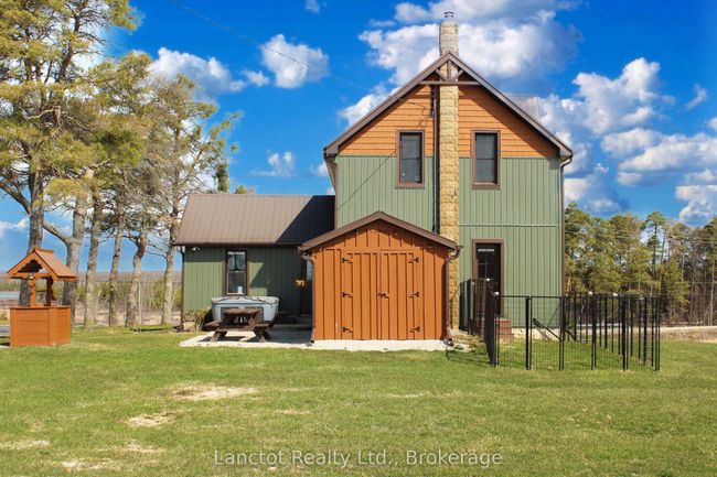 402558 Grey Road 17, House other with 2 bedrooms, 2 bathrooms and 10 parking in Georgian Bluffs ON | Image 5