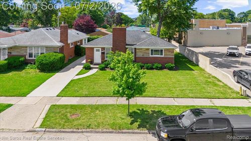 22306 Rosedale St, Saint Clair Shores, MI, 48080-2450 | Card Image