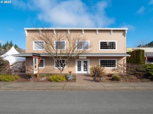 345 1st St, Elkton, OR, 97436-7503 | Card Image