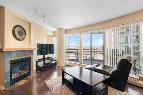 1405 - 1078 6 Avenue Sw, Home with 2 bedrooms, 2 bathrooms and 1 parking in Calgary AB | Card Image