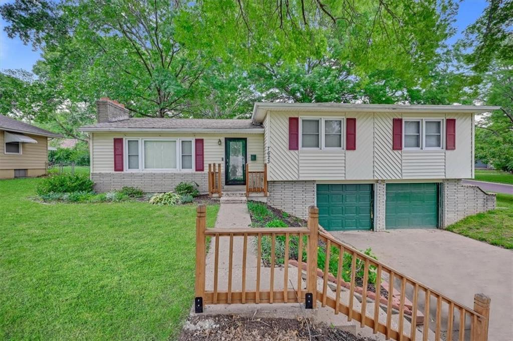 Arlington Ave, Raytown, MO 64138
