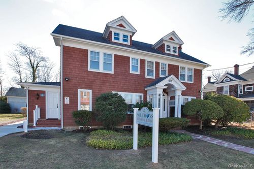 21 E 2nd St, Riverhead, NY, 11901-4686 | Card Image