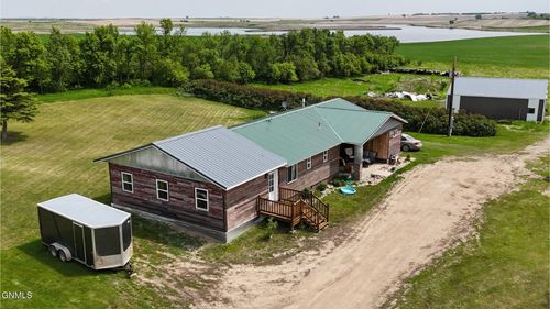 1632 12th Ave Nw, Turtle Lake, ND, 58575-9460 | Card Image