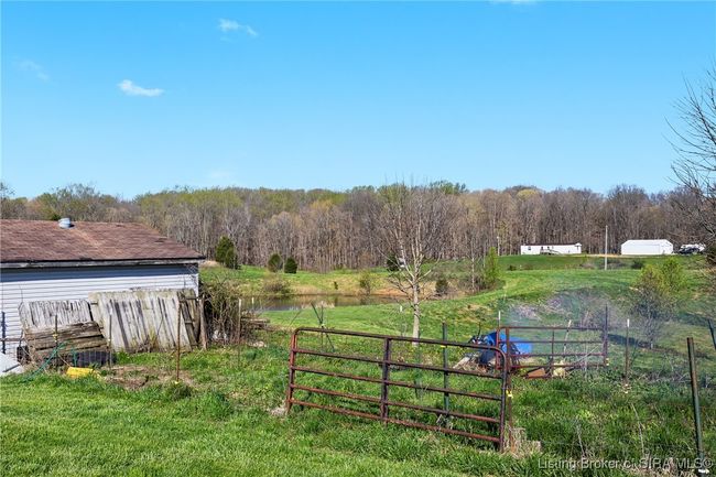 9409 S Horners Chapel Rd, Home with 3 bedrooms, 2 bathrooms and null parking in Pekin IN | Image 21