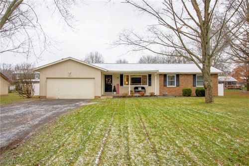 9634 Strausser Street Nw, Canal Fulton, OH, 44614 | Card Image