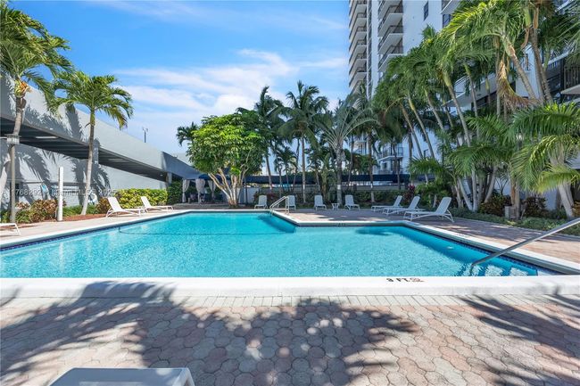 APT-1804 - 3031 N Ocean Blvd, Condo with 2 bedrooms, 2 bathrooms and null parking in Fort Lauderdale FL | Image 23