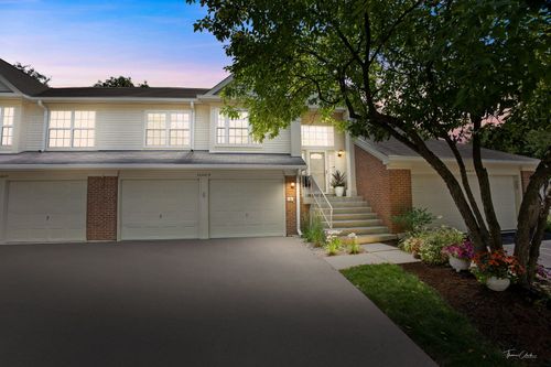 30W019 Plum Ct, Warrenville, IL, 60555-1052 | Card Image