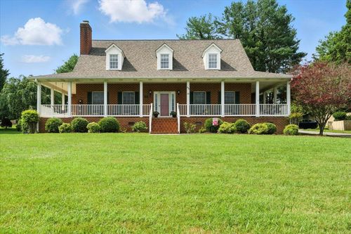 109 Woodcreek Rd, Bedford, VA, 24523-1221 | Card Image