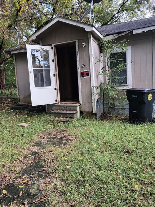 1729 Harris St, Dyersburg, TN, 38024-3508 | Card Image