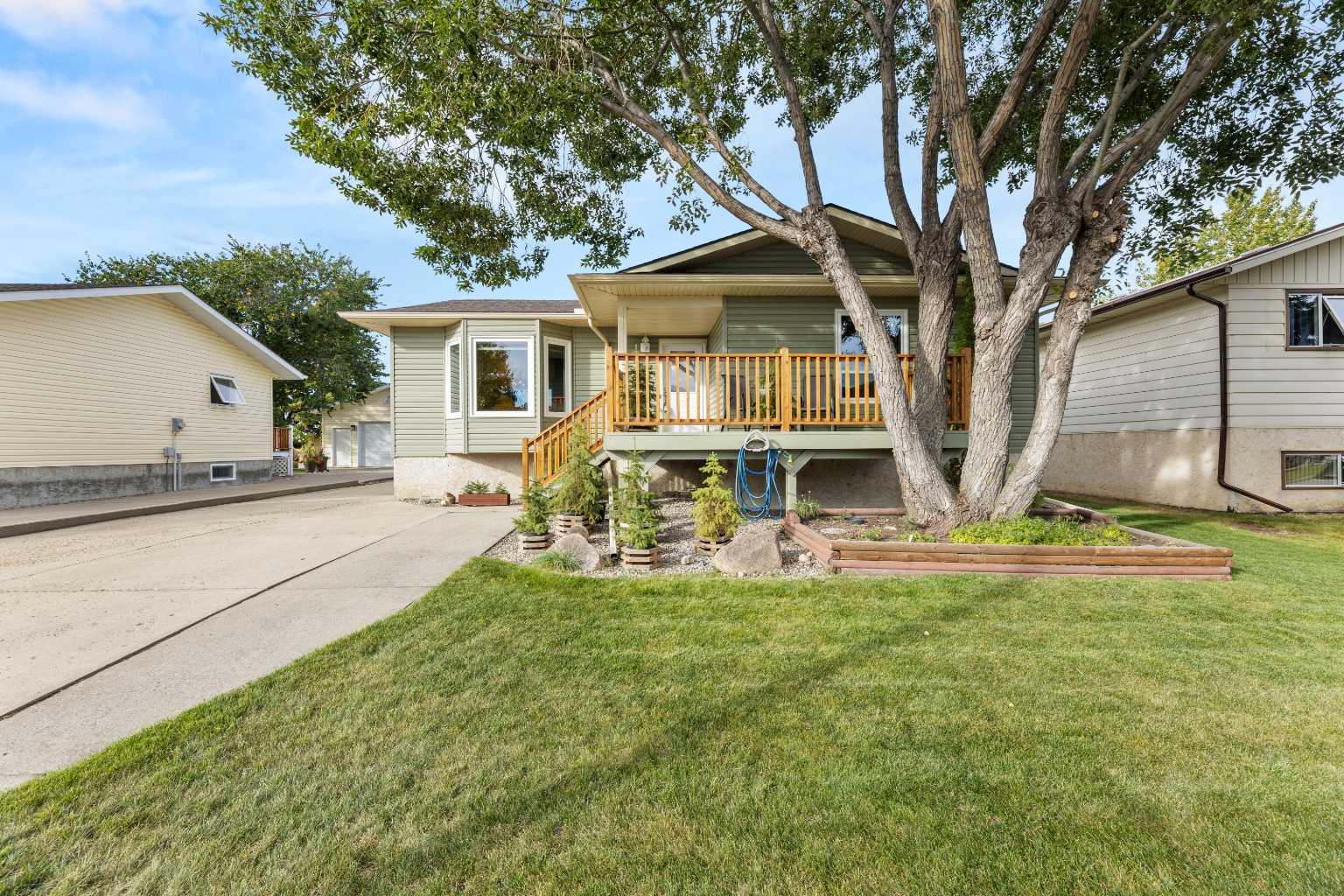 25 Beech Cres, For Sale in Olds eXp Realty