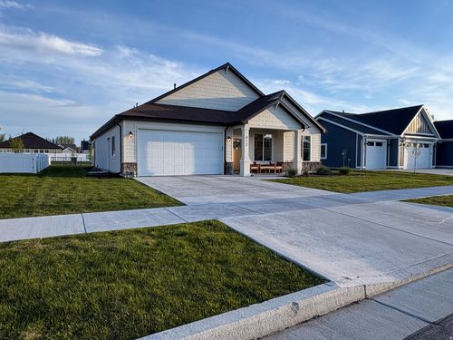 412 W 3025 S, Nibley, UT, 84321-7023 | Card Image