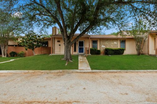 m-45-1051 Country Club Dr, Seguin, TX, 78155-7109 | Card Image